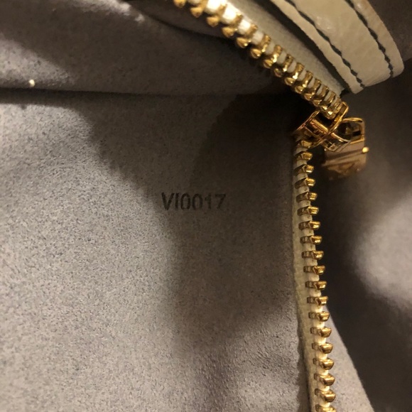 Louis Vuitton Highest guality of Calsfskin leathe - Picture 15 of 16